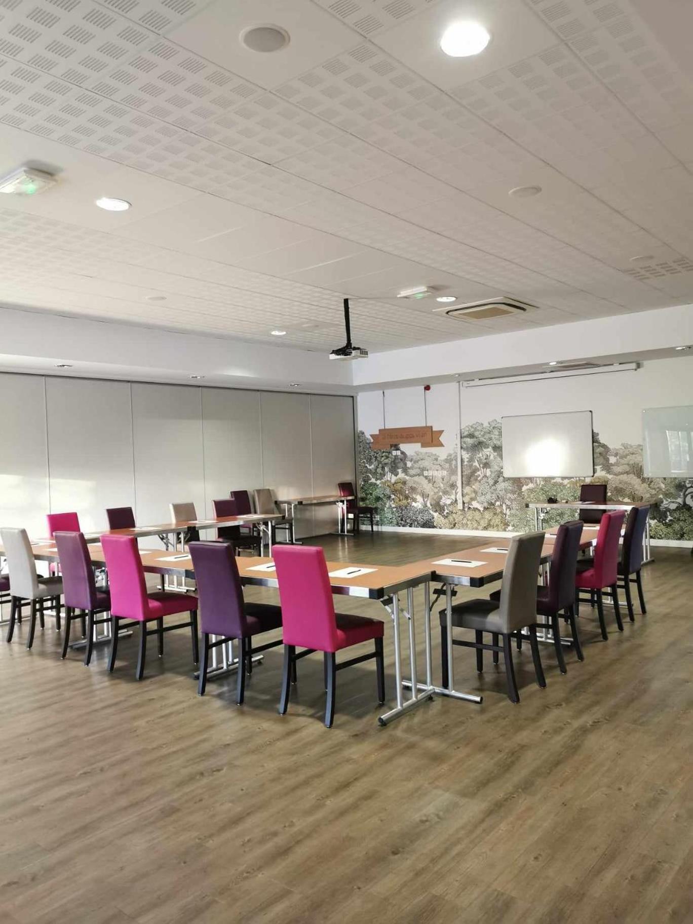 Hotel Ibis Styles Montargis Arboria Pannes  Bagian luar foto