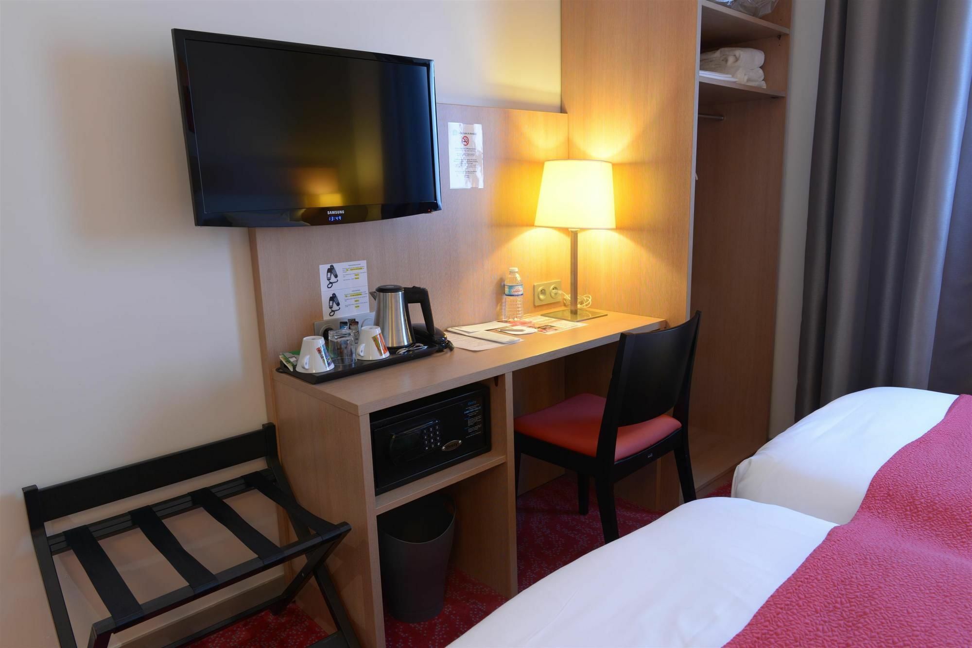 Hotel Ibis Styles Montargis Arboria Pannes  Bagian luar foto